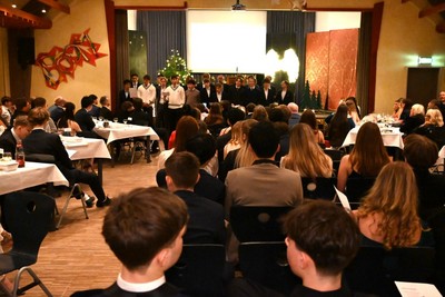 Mit Freude in die Weihnachtsferien Bild 2